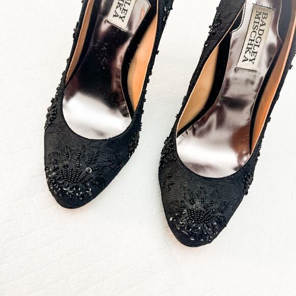 Badgley Mischka Black Satin Round Toe Beaded Pump Heel Size 6.5 - Picture 4 of 7